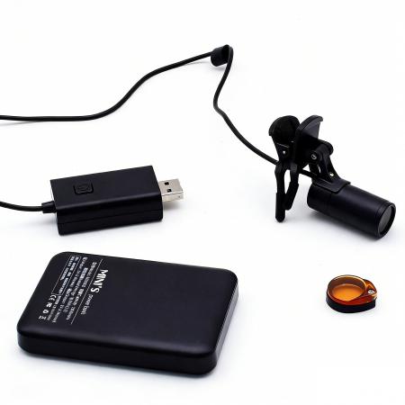 Lampada frontale a LED dentale KWS KD-201AJ-3 da 1W con clip e filtro ottico.